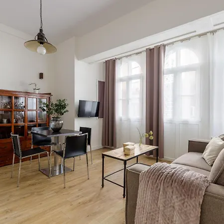 Comedias I & Old Town By Ele Apartment *